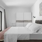 With 4 En-suite Bedrooms, Private Pool, 200m From Sandy * Duće