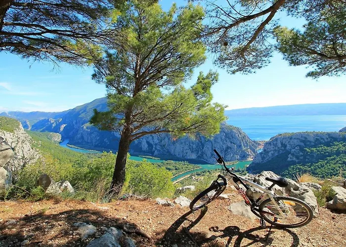 Vila With 4 En-suite Bedrooms, Private Pool, 200m From Sandy *